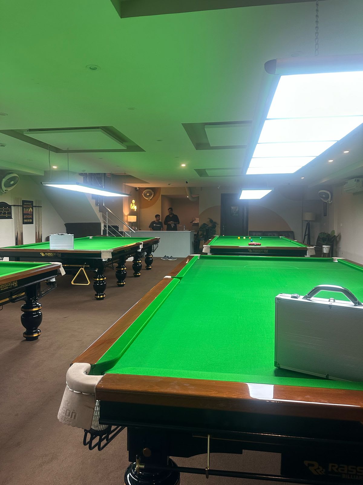 CUE LOUNGE