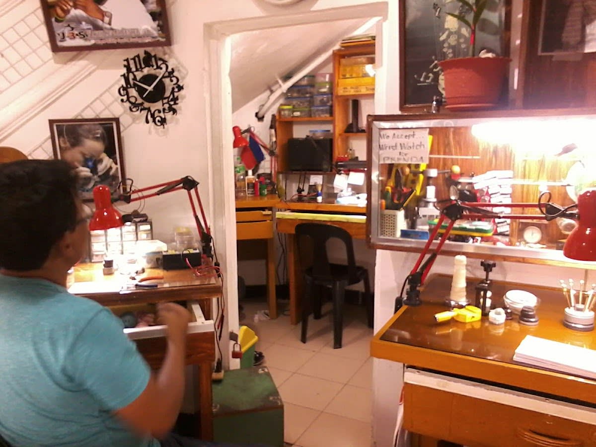 J3S Watch Repair Center and Acc
