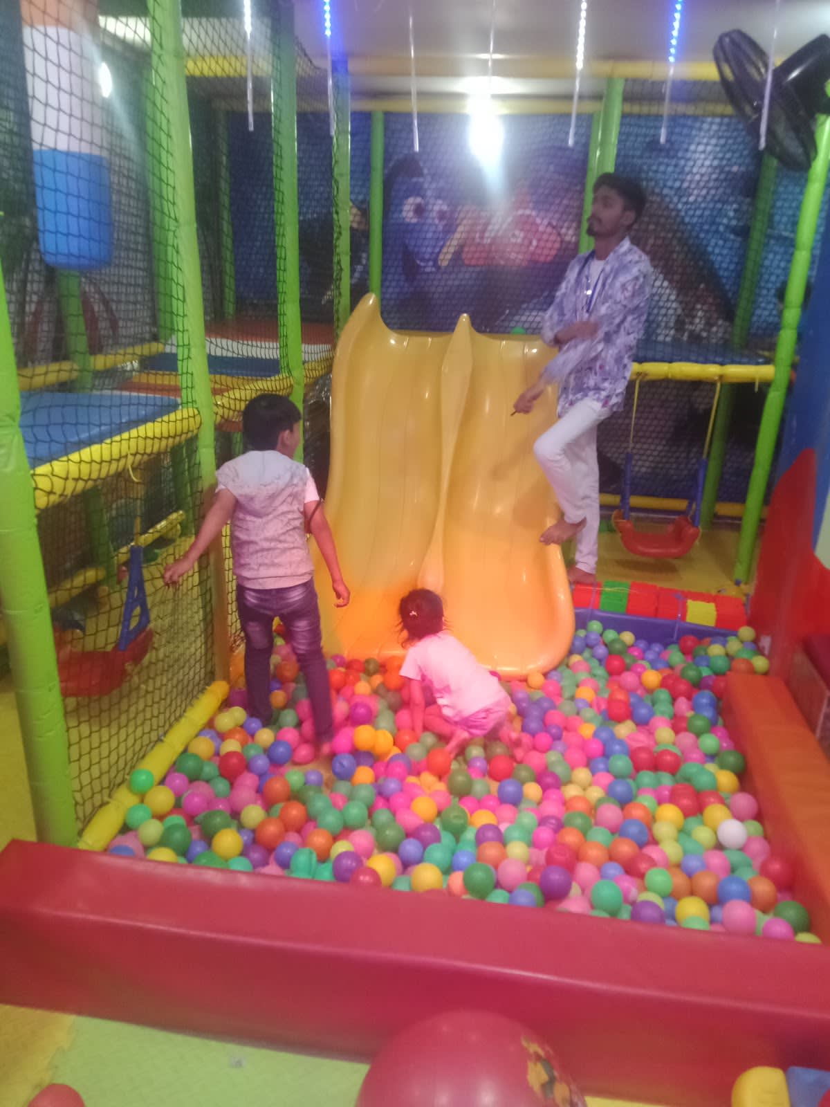 Little Tom and jerry (Children Play Land)
