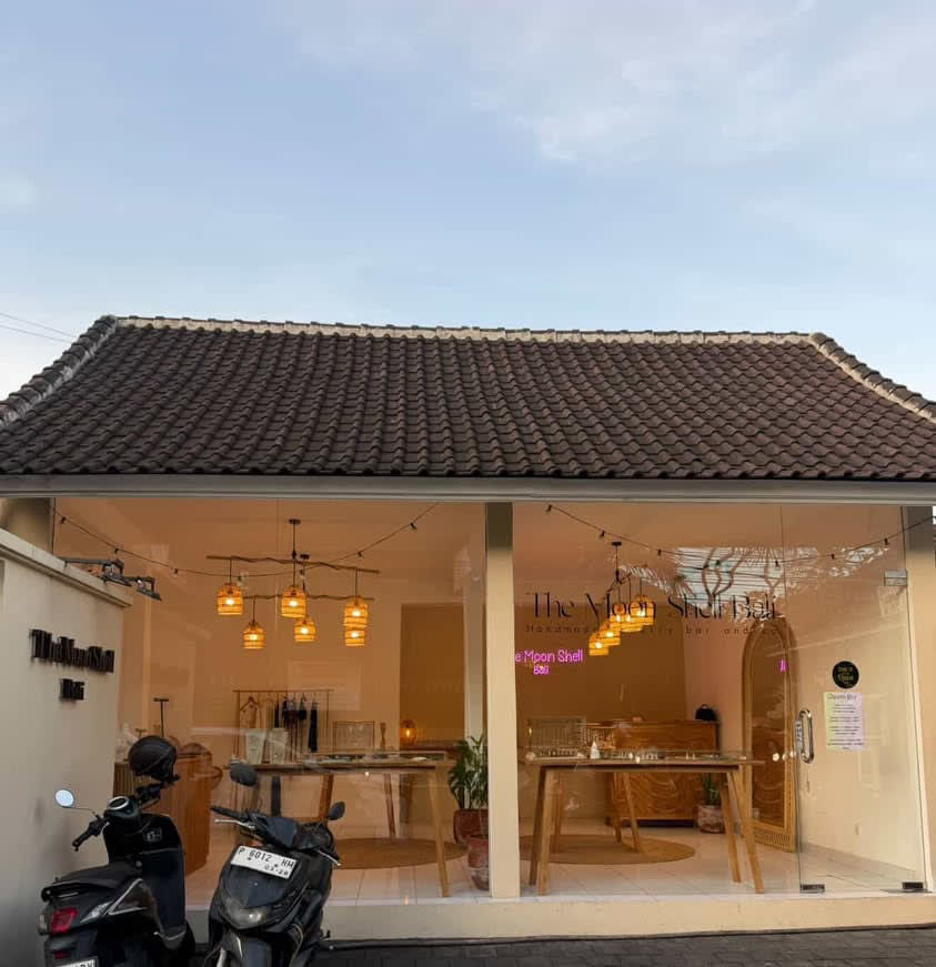The moon shell bali Handmade - Shell Jewelry & workshops